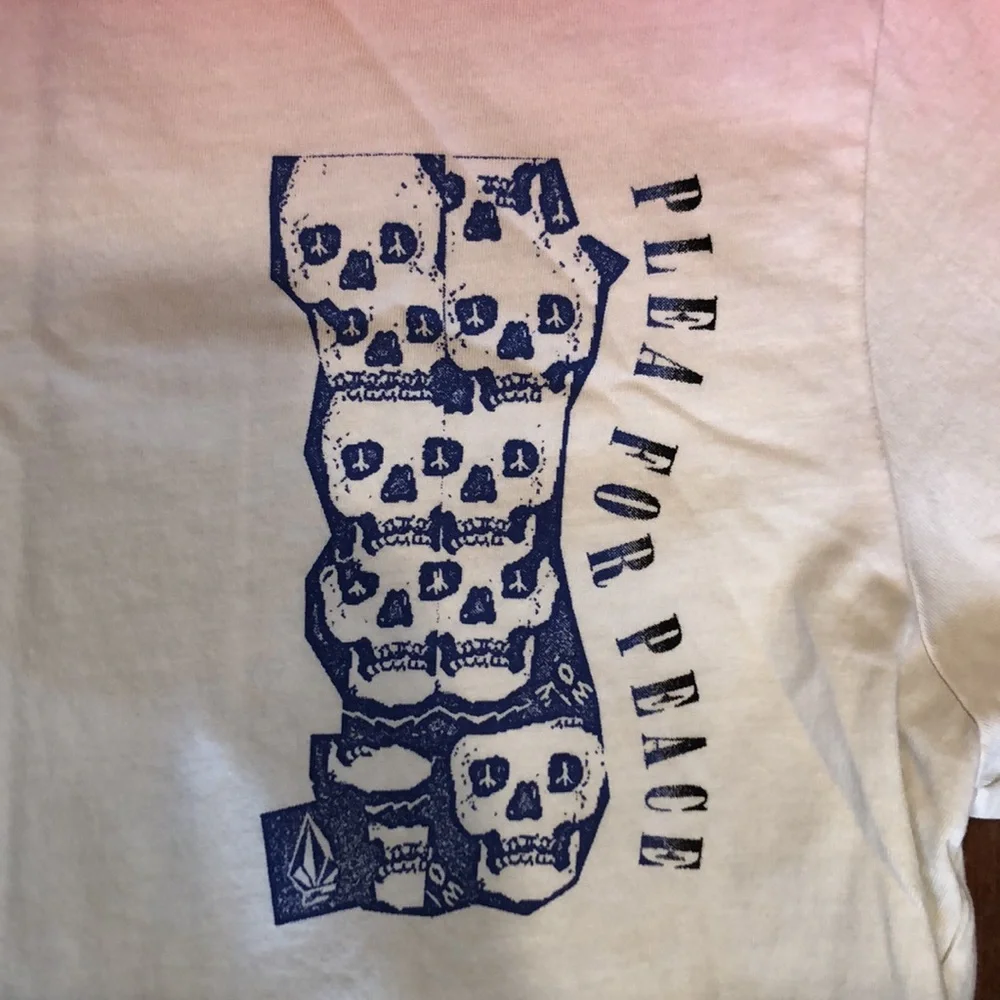 NWOT Men’s Volcom “Plea for Peace” T-Shirt size M - Picture 3 of 4